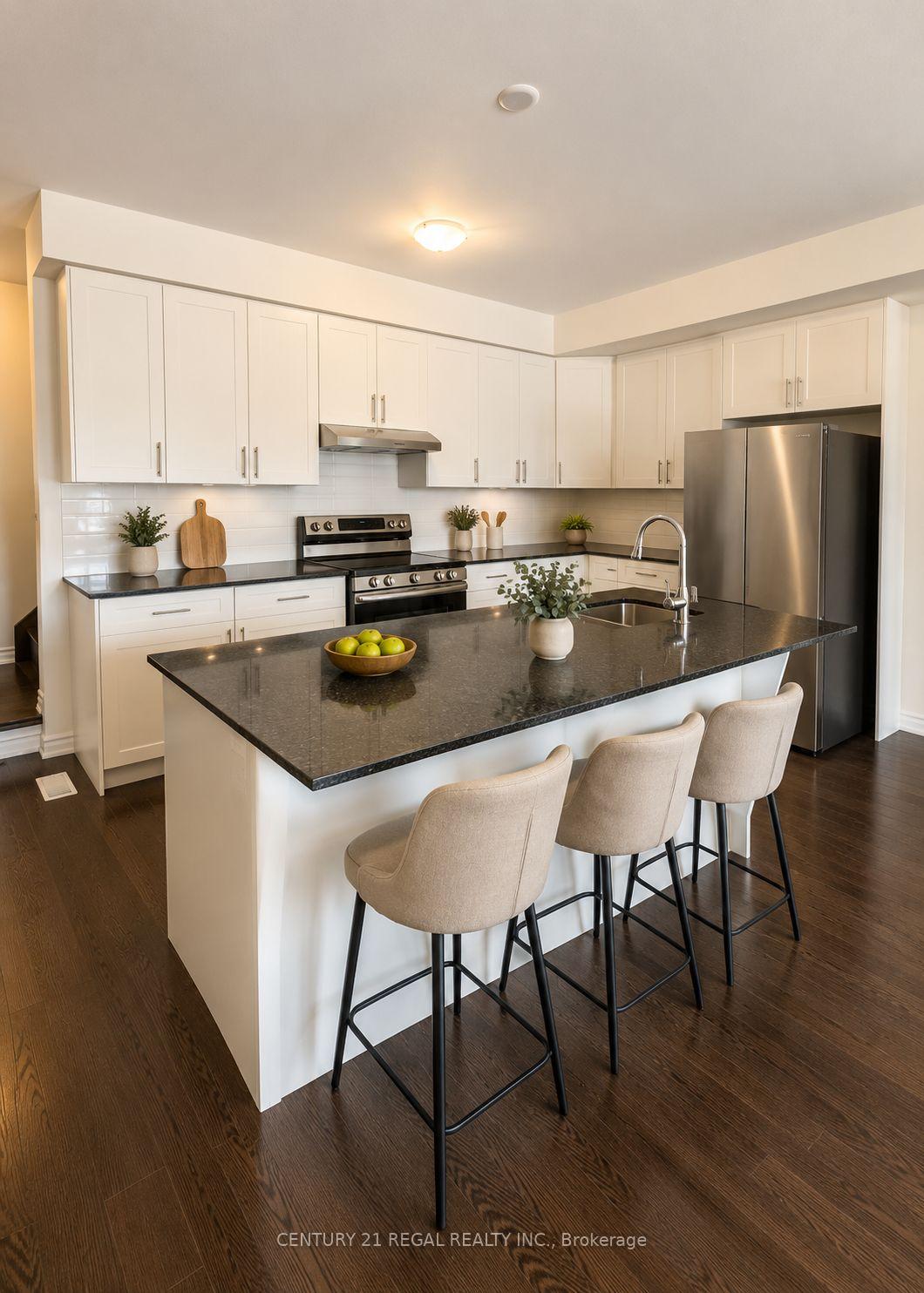 Photo 7 of 30 Gunton Street, Aurora, Bayview Northeast — HOMEH