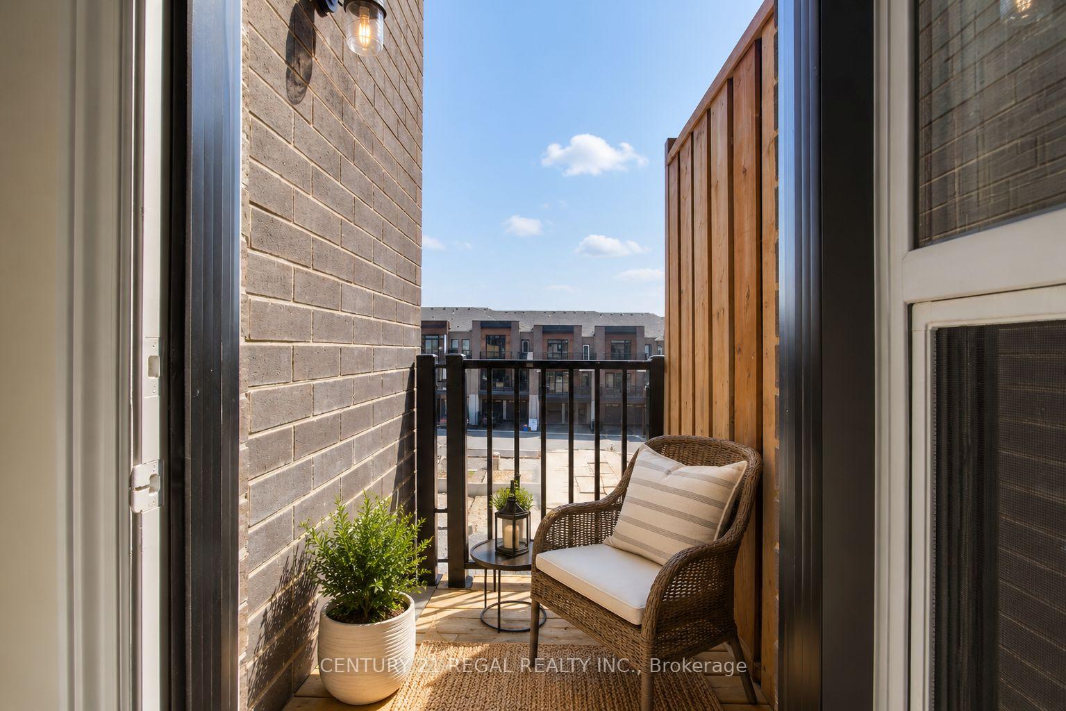 Photo 18 of 30 Gunton Street, Aurora, Bayview Northeast — HOMEH