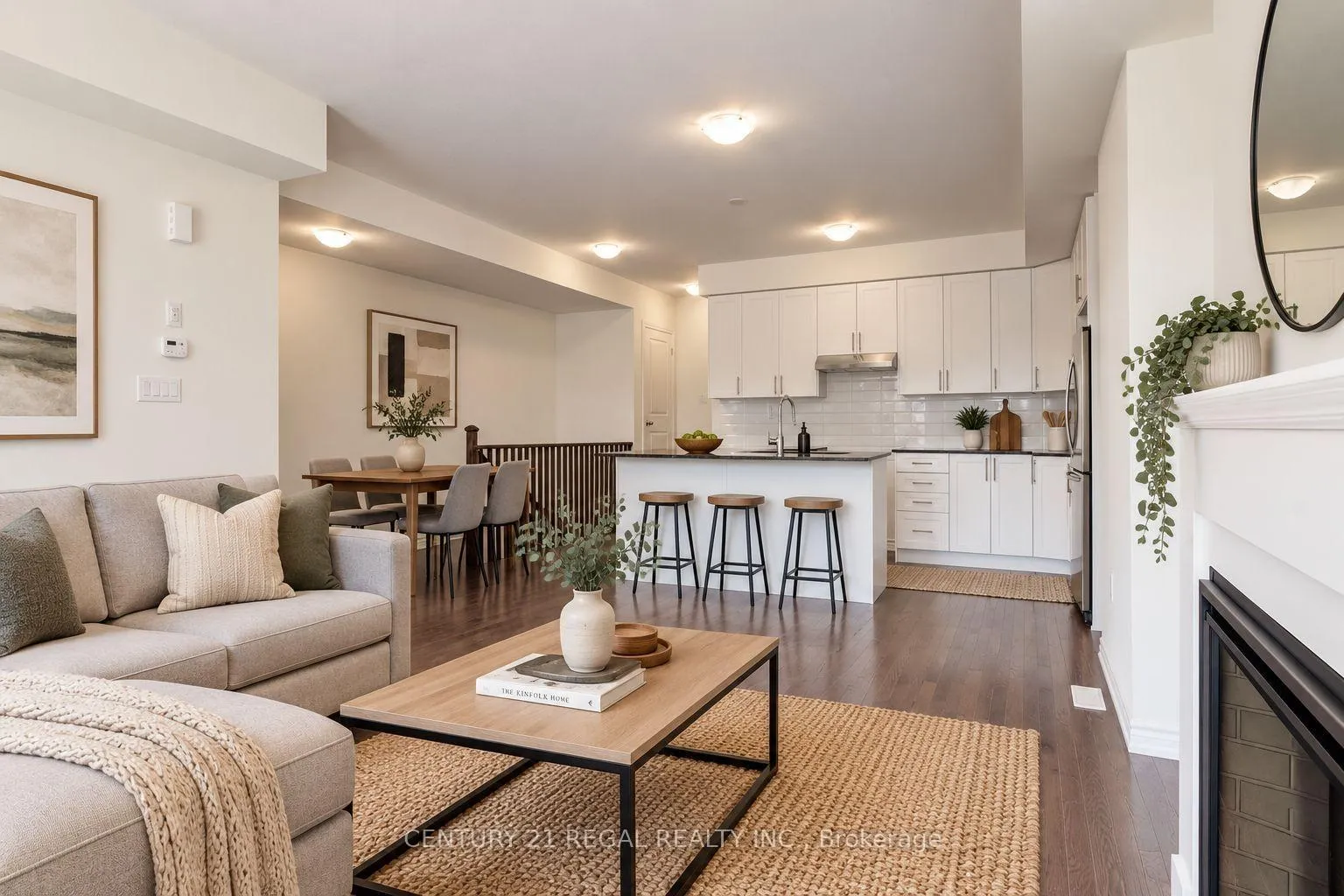 Photo 9 of 30 Gunton Street, Aurora, Bayview Northeast — HOMEH