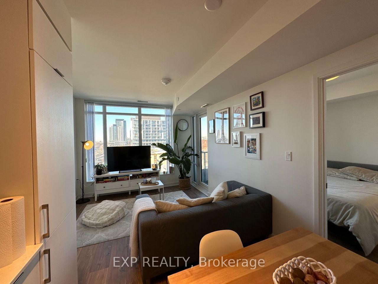 Photo 3 of Unit 512, 27 Bathurst Street, Toronto, Waterfront Communities — HOMEH