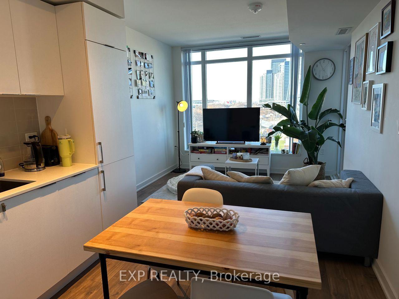 Photo 4 of Unit 512, 27 Bathurst Street, Toronto, Waterfront Communities — HOMEH