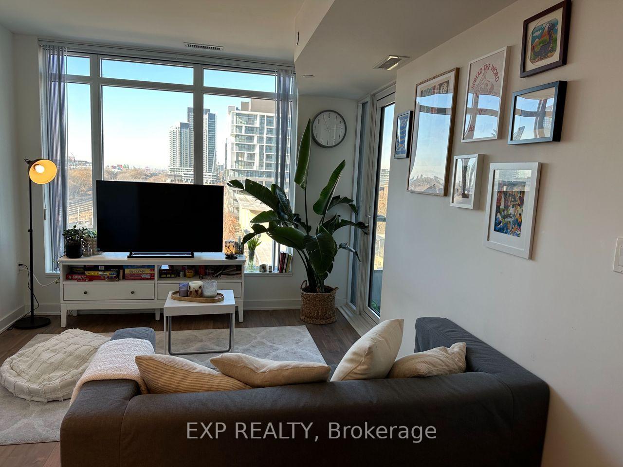 Photo 5 of Unit 512, 27 Bathurst Street, Toronto, Waterfront Communities — HOMEH
