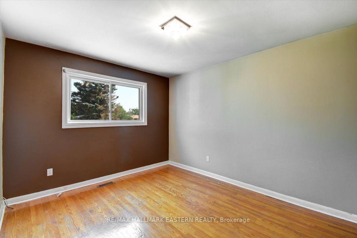 Photo 12 of 1194 Milburn Street, Peterborough, Northcrest Ward 5 — HOMEH