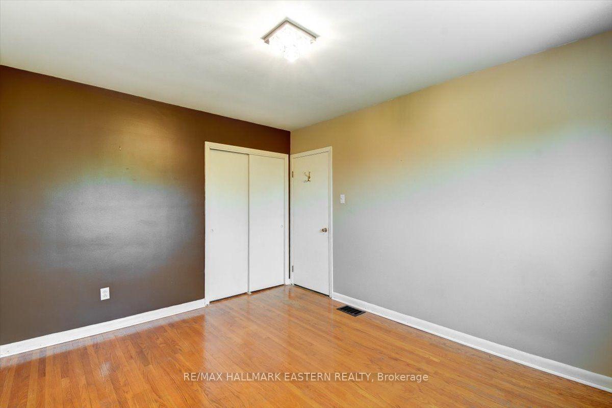 Photo 13 of 1194 Milburn Street, Peterborough, Northcrest Ward 5 — HOMEH