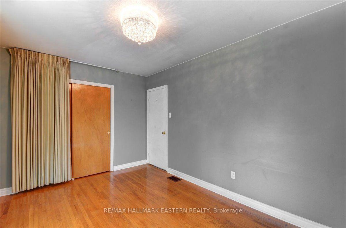 Photo 17 of 1194 Milburn Street, Peterborough, Northcrest Ward 5 — HOMEH