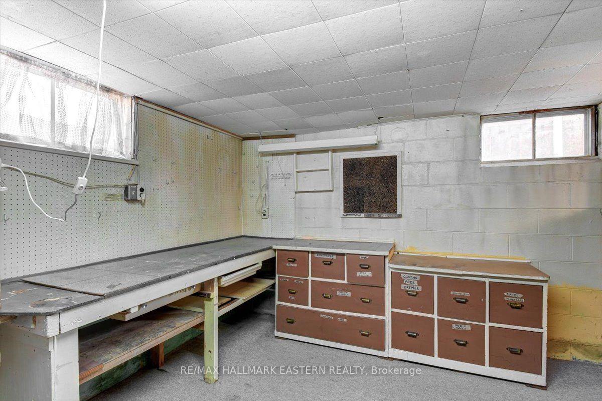 Photo 36 of 1194 Milburn Street, Peterborough, Northcrest Ward 5 — HOMEH