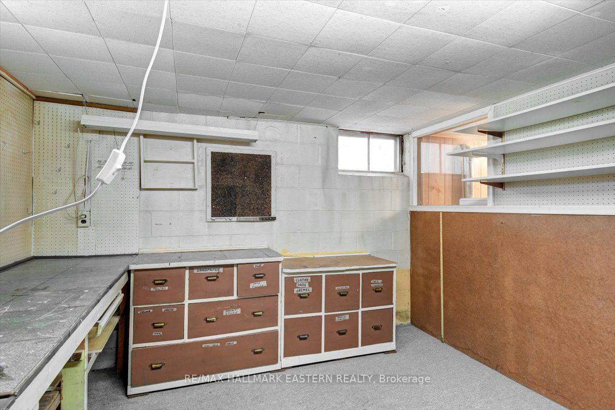 Photo 37 of 1194 Milburn Street, Peterborough, Northcrest Ward 5 — HOMEH