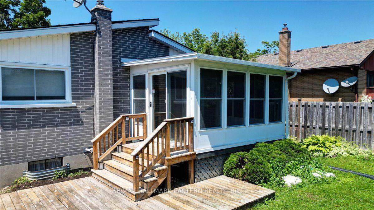 Photo 39 of 1194 Milburn Street, Peterborough, Northcrest Ward 5 — HOMEH
