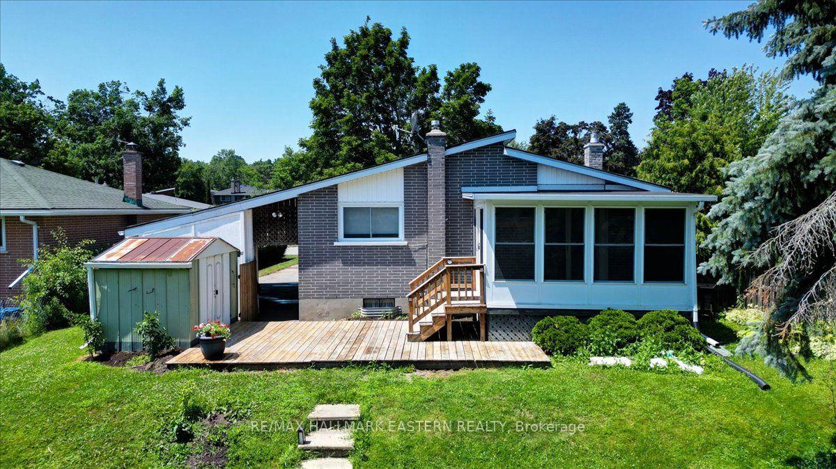 Photo 42 of 1194 Milburn Street, Peterborough, Northcrest Ward 5 — HOMEH