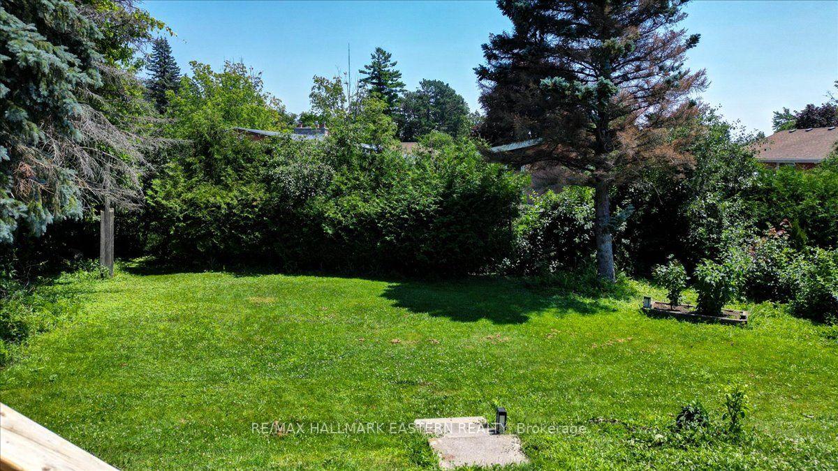 Photo 44 of 1194 Milburn Street, Peterborough, Northcrest Ward 5 — HOMEH