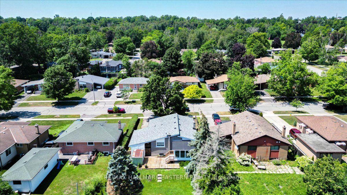 Photo 45 of 1194 Milburn Street, Peterborough, Northcrest Ward 5 — HOMEH