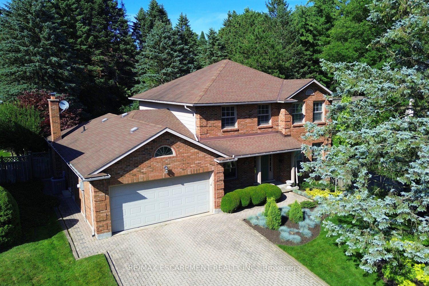 Photo 1 of 275 Woodland Drive, Hamilton, Ancaster — HOMEH