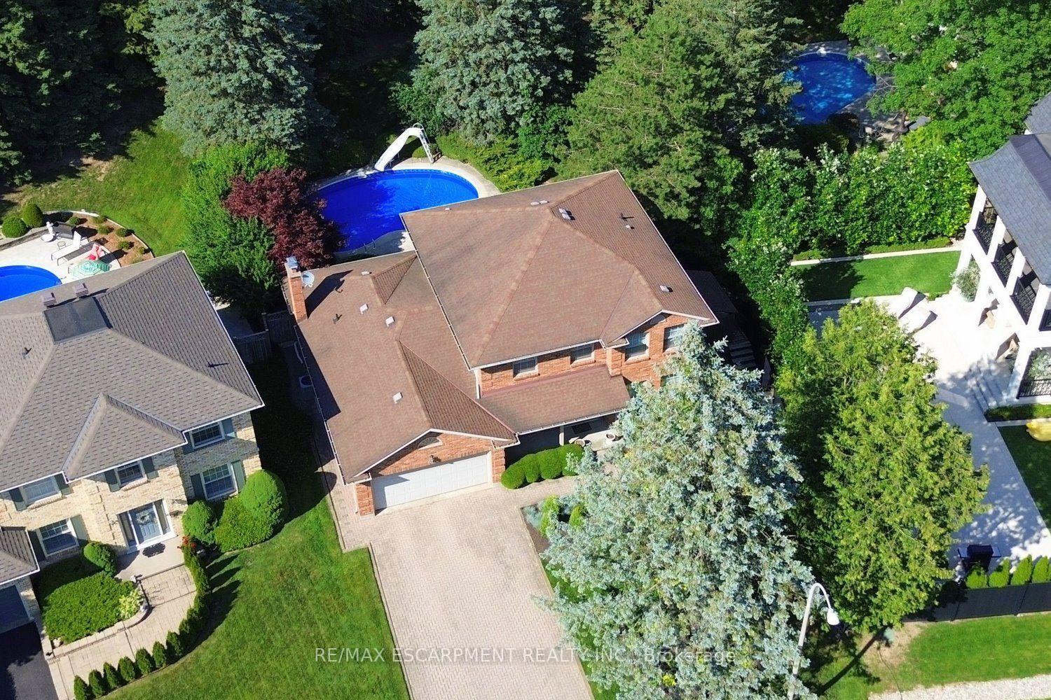 Photo 2 of 275 Woodland Drive, Hamilton, Ancaster — HOMEH
