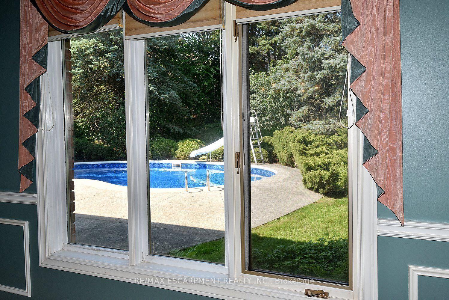 Photo 7 of 275 Woodland Drive, Hamilton, Ancaster — HOMEH