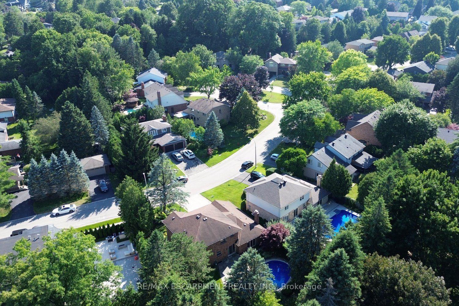 Photo 17 of 275 Woodland Drive, Hamilton, Ancaster — HOMEH