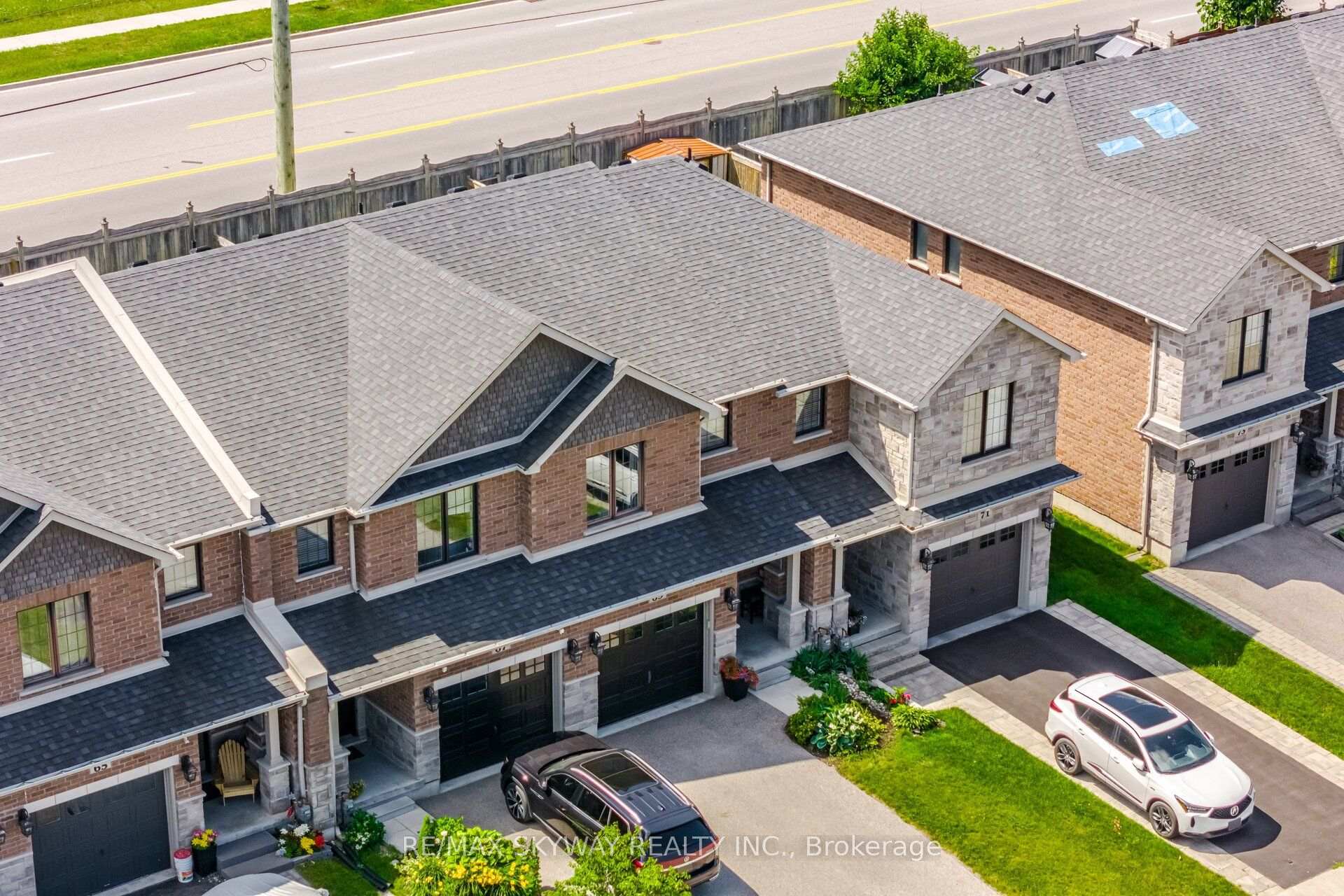 Photo 7 of 69 Nathan Crescent, Barrie, Painswick South — HOMEH