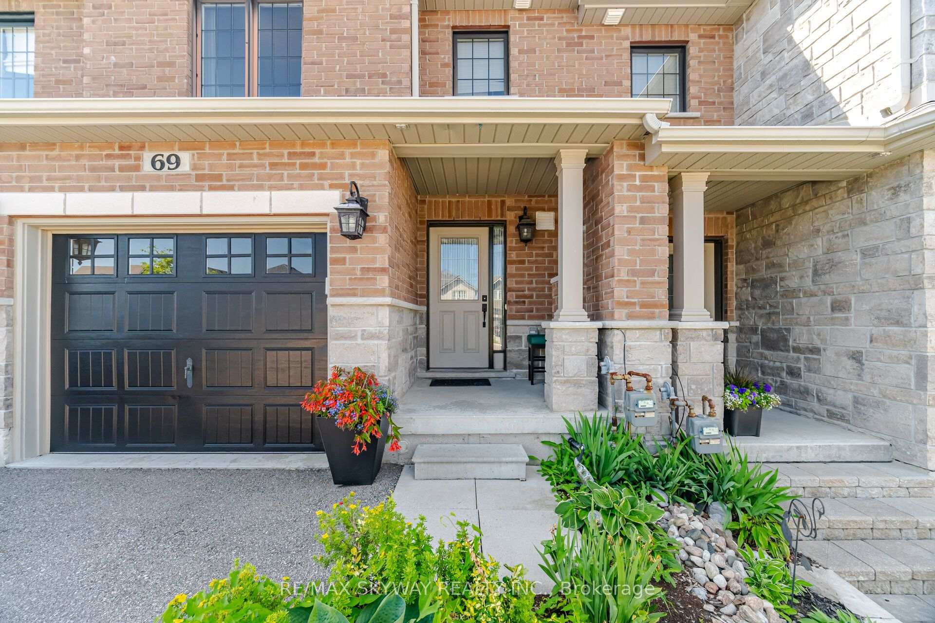 Photo 8 of 69 Nathan Crescent, Barrie, Painswick South — HOMEH