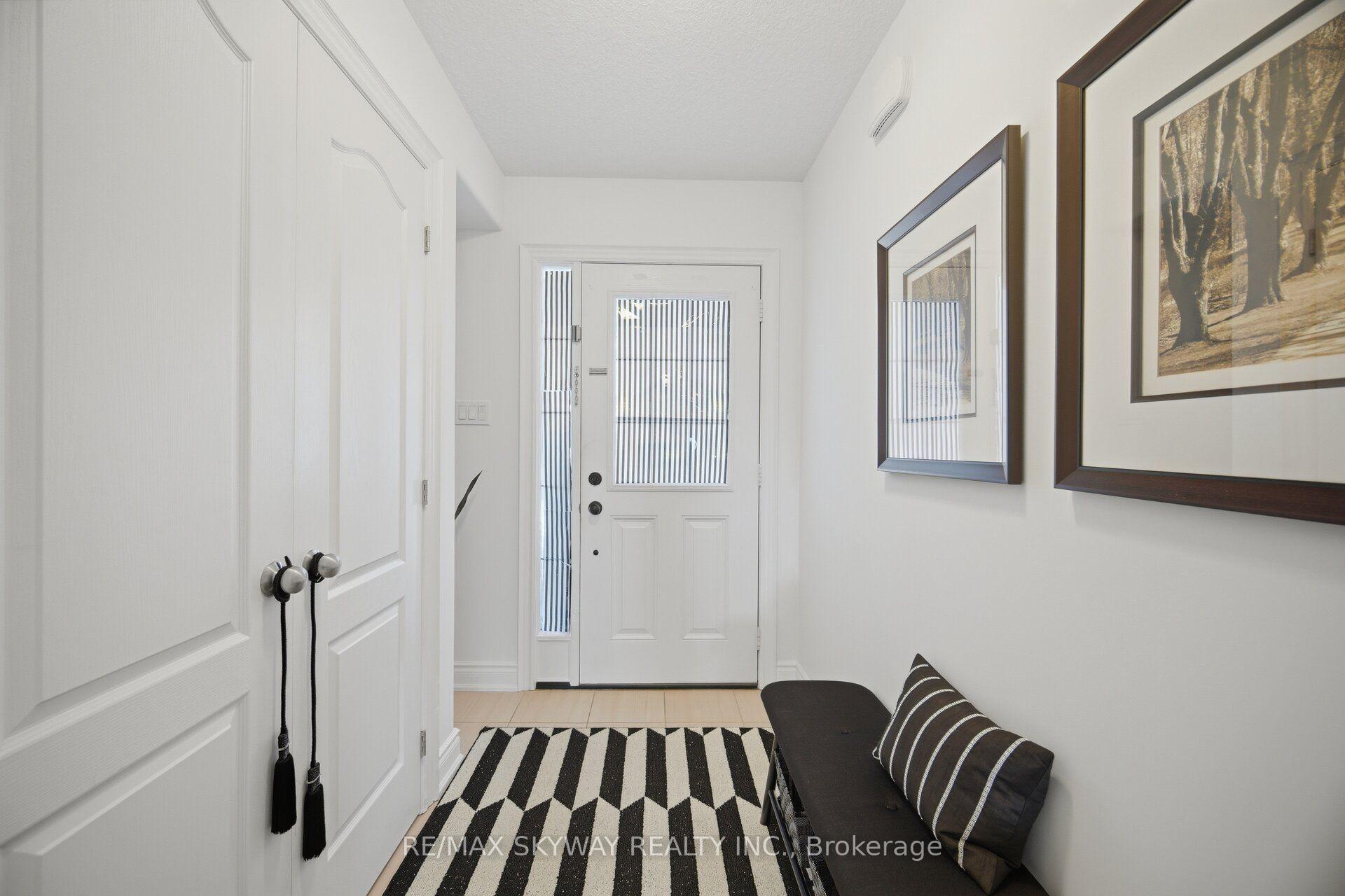 Photo 9 of 69 Nathan Crescent, Barrie, Painswick South — HOMEH