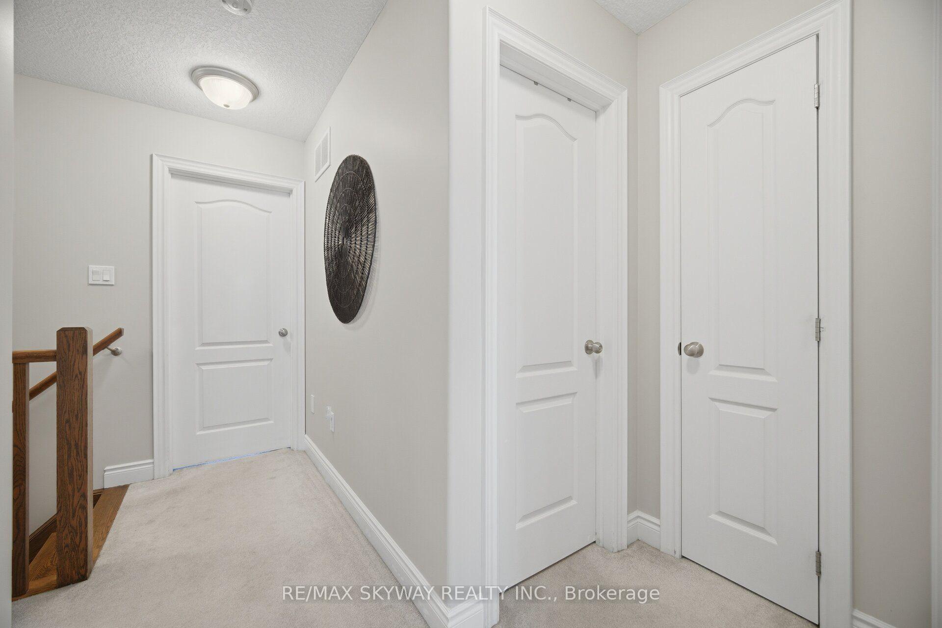 Photo 23 of 69 Nathan Crescent, Barrie, Painswick South — HOMEH