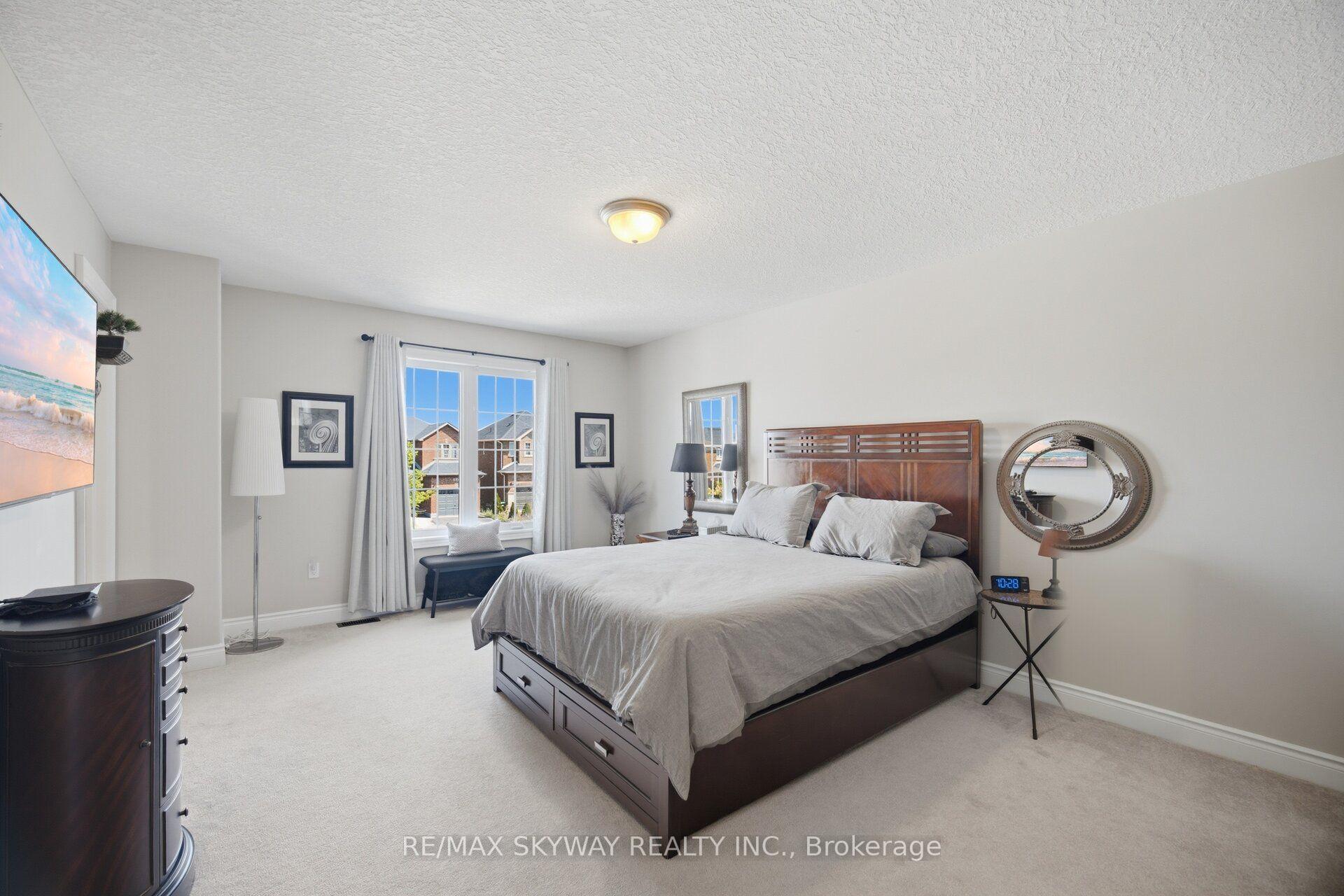 Photo 24 of 69 Nathan Crescent, Barrie, Painswick South — HOMEH