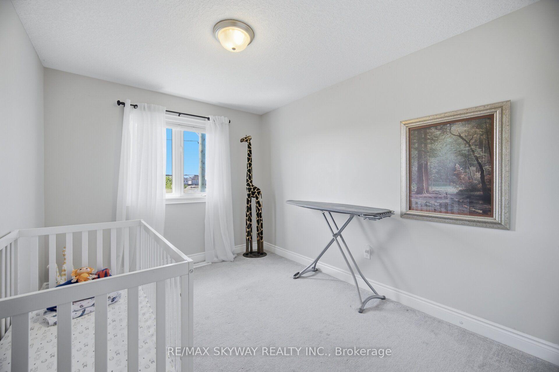 Photo 29 of 69 Nathan Crescent, Barrie, Painswick South — HOMEH