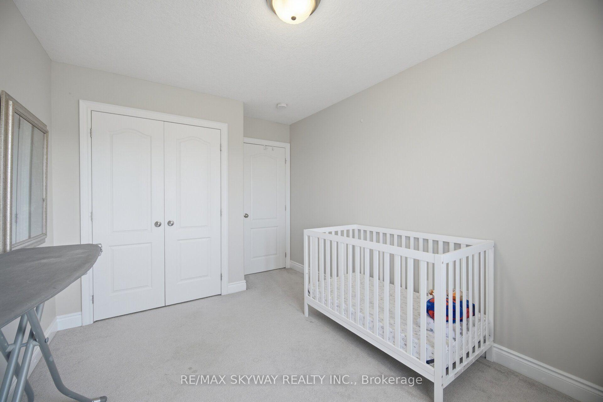 Photo 30 of 69 Nathan Crescent, Barrie, Painswick South — HOMEH