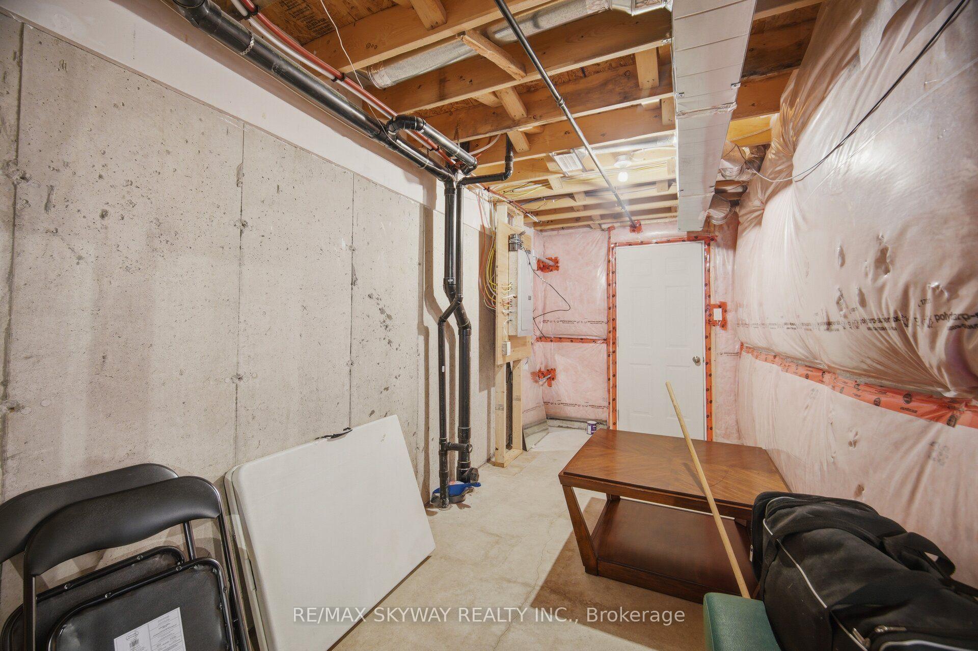 Photo 38 of 69 Nathan Crescent, Barrie, Painswick South — HOMEH
