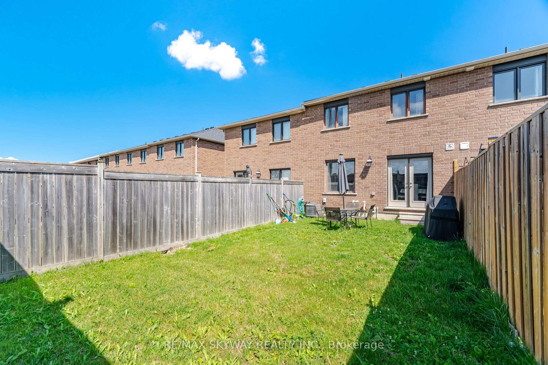 Photo 40 of 69 Nathan Crescent, Barrie, Painswick South — HOMEH