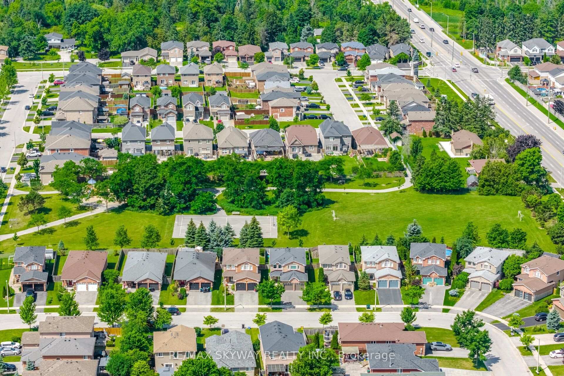 Photo 46 of 69 Nathan Crescent, Barrie, Painswick South — HOMEH
