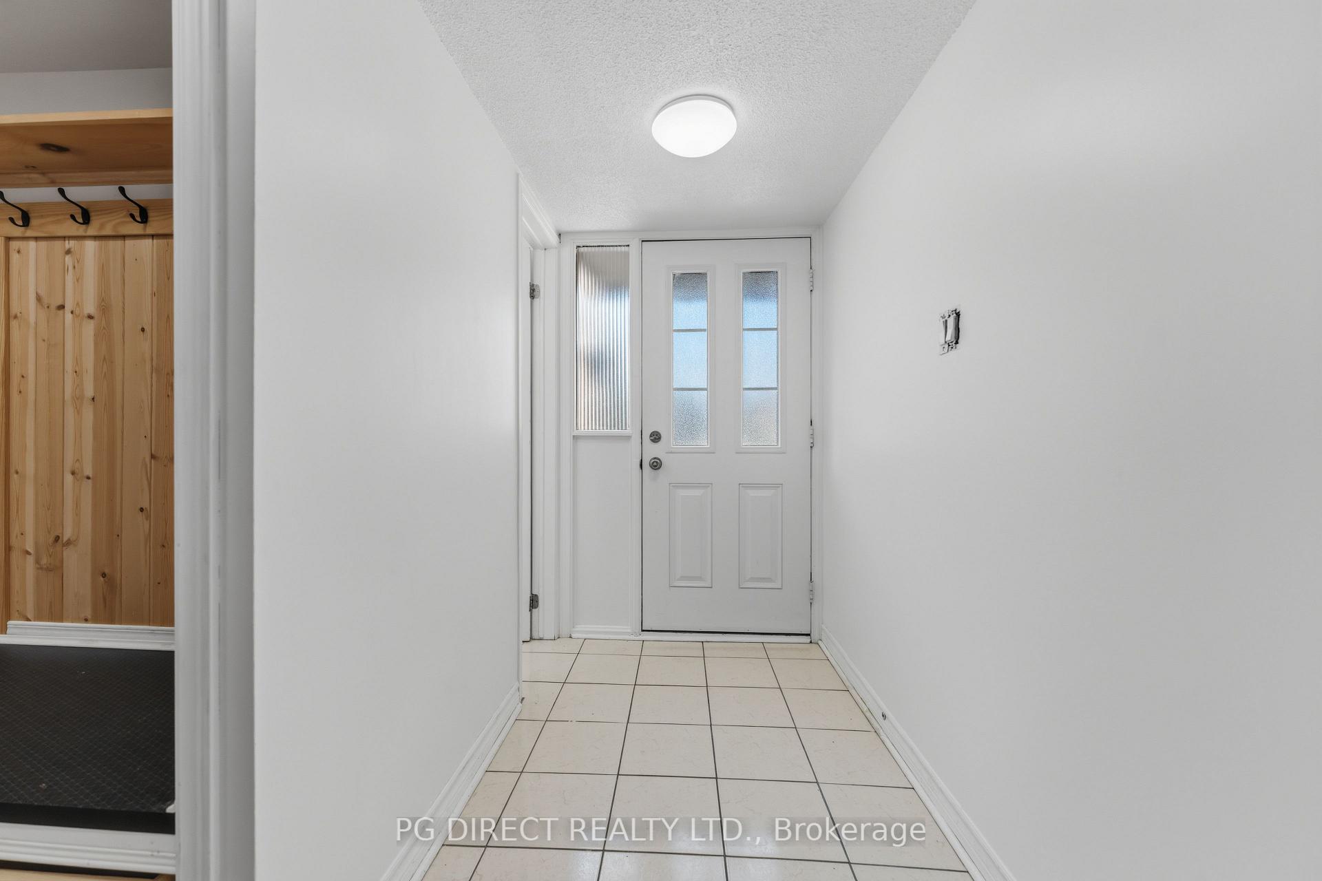 Photo 3 of 3K Arnold Drive, Ottawa, Arbeatha Park — HOMEH