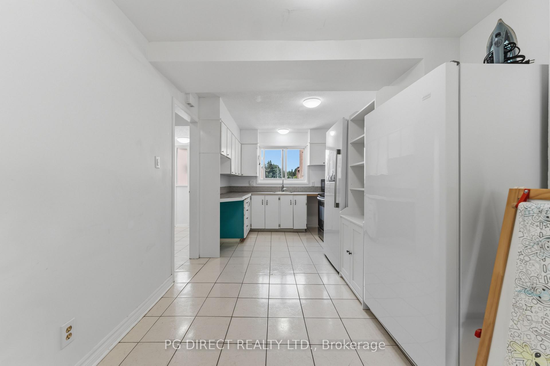 Photo 6 of 3K Arnold Drive, Ottawa, Arbeatha Park — HOMEH