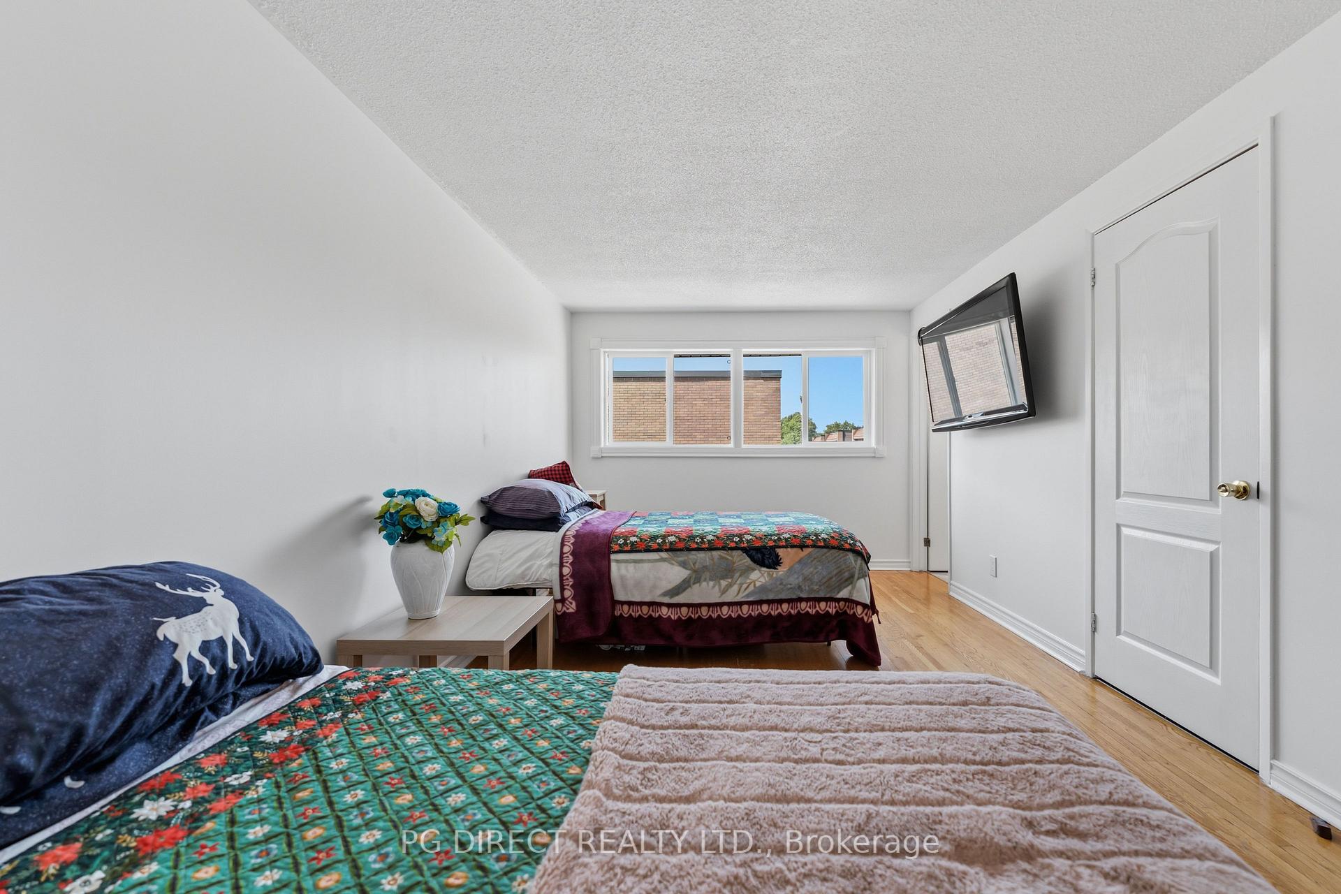 Photo 12 of 3K Arnold Drive, Ottawa, Arbeatha Park — HOMEH