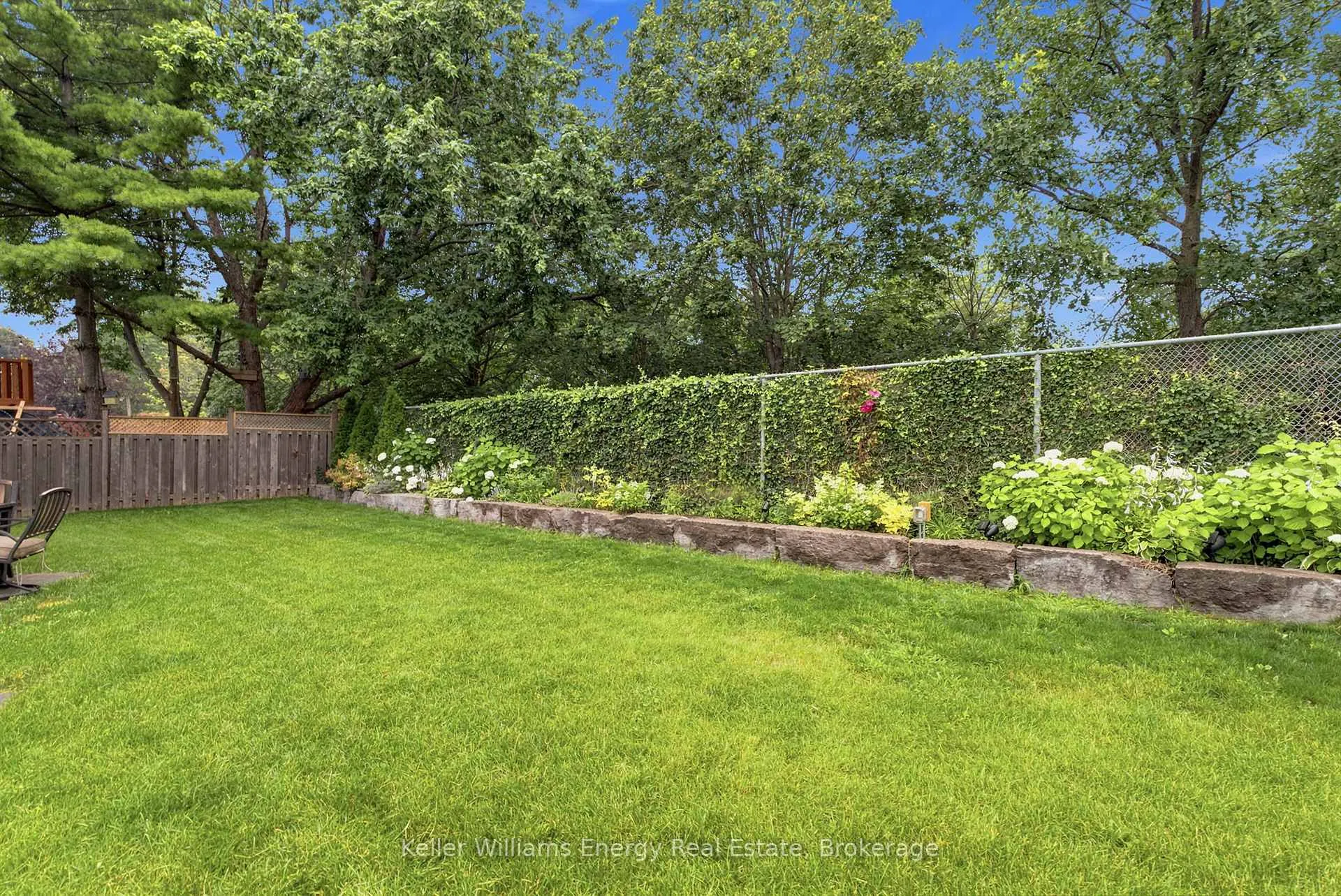 Photo 45 of 150 Large Crescent, Ajax, Central West — HOMEH
