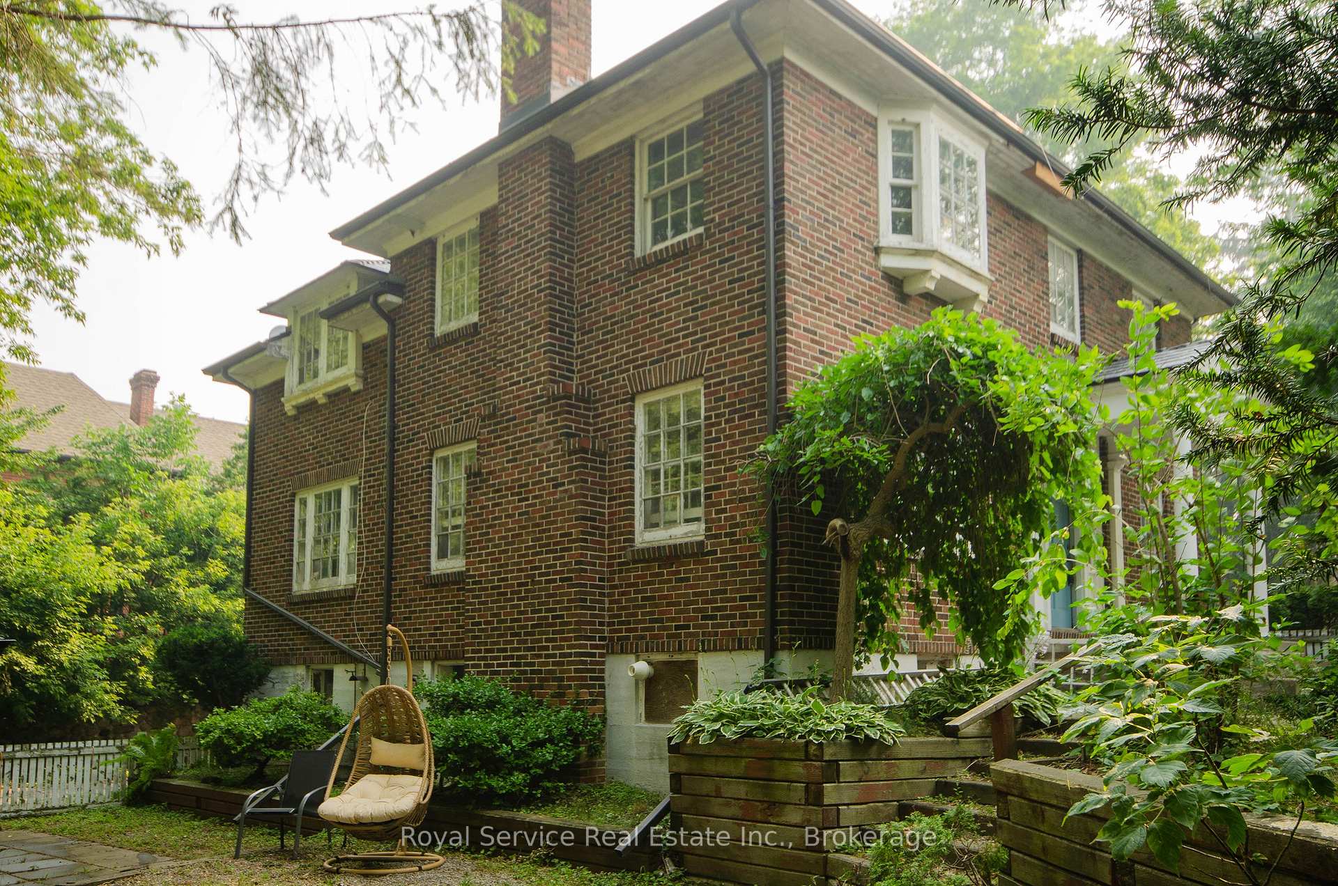 Photo 4 of 52 King Street, Port Hope — HOMEH