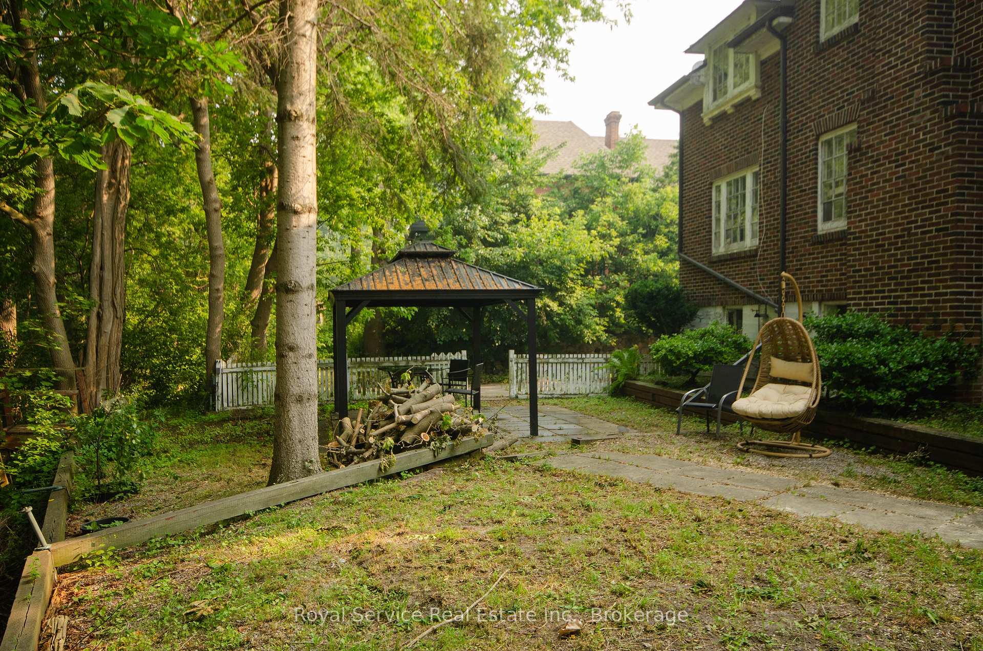 Photo 33 of 52 King Street, Port Hope — HOMEH