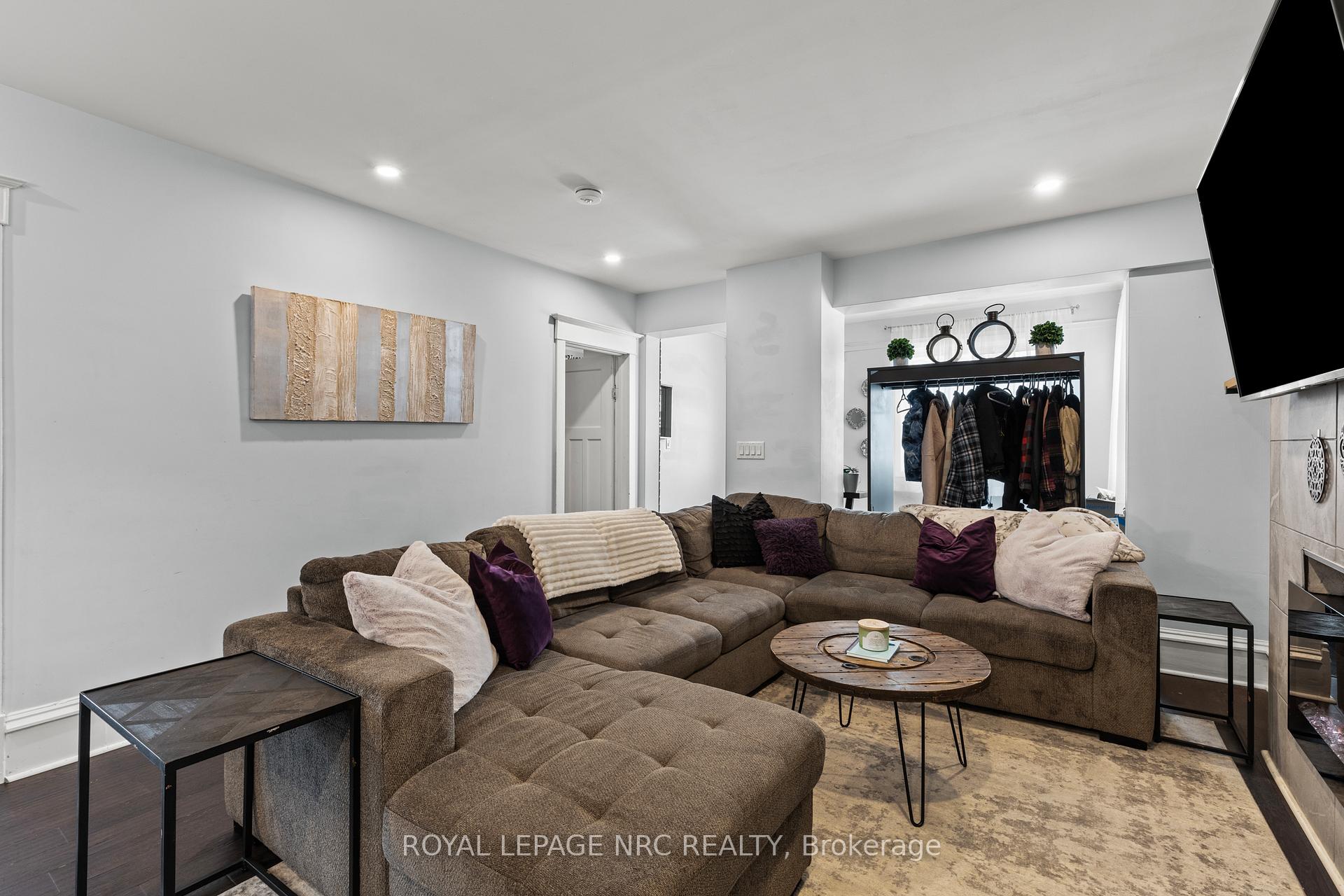 Photo 8 of 111 Morton Street, Thorold, Allanburg/Thorold South — HOMEH