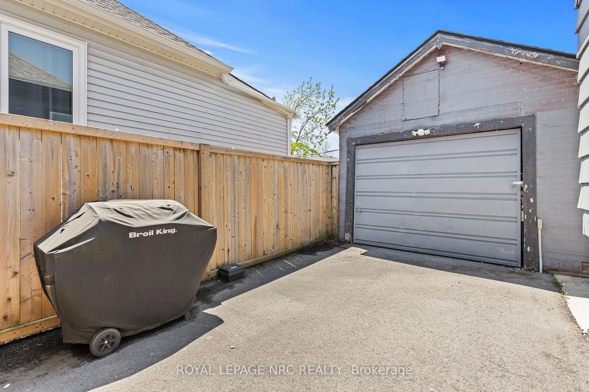Photo 33 of 111 Morton Street, Thorold, Allanburg/Thorold South — HOMEH