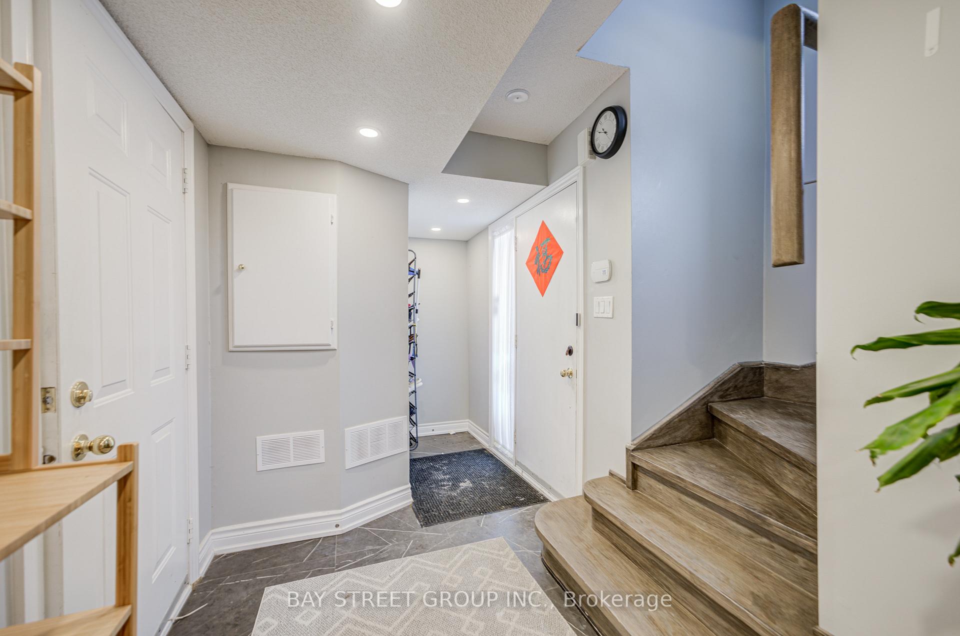 Photo 2 of 52 Leitchcroft Crescent, Markham, Commerce Valley — HOMEH