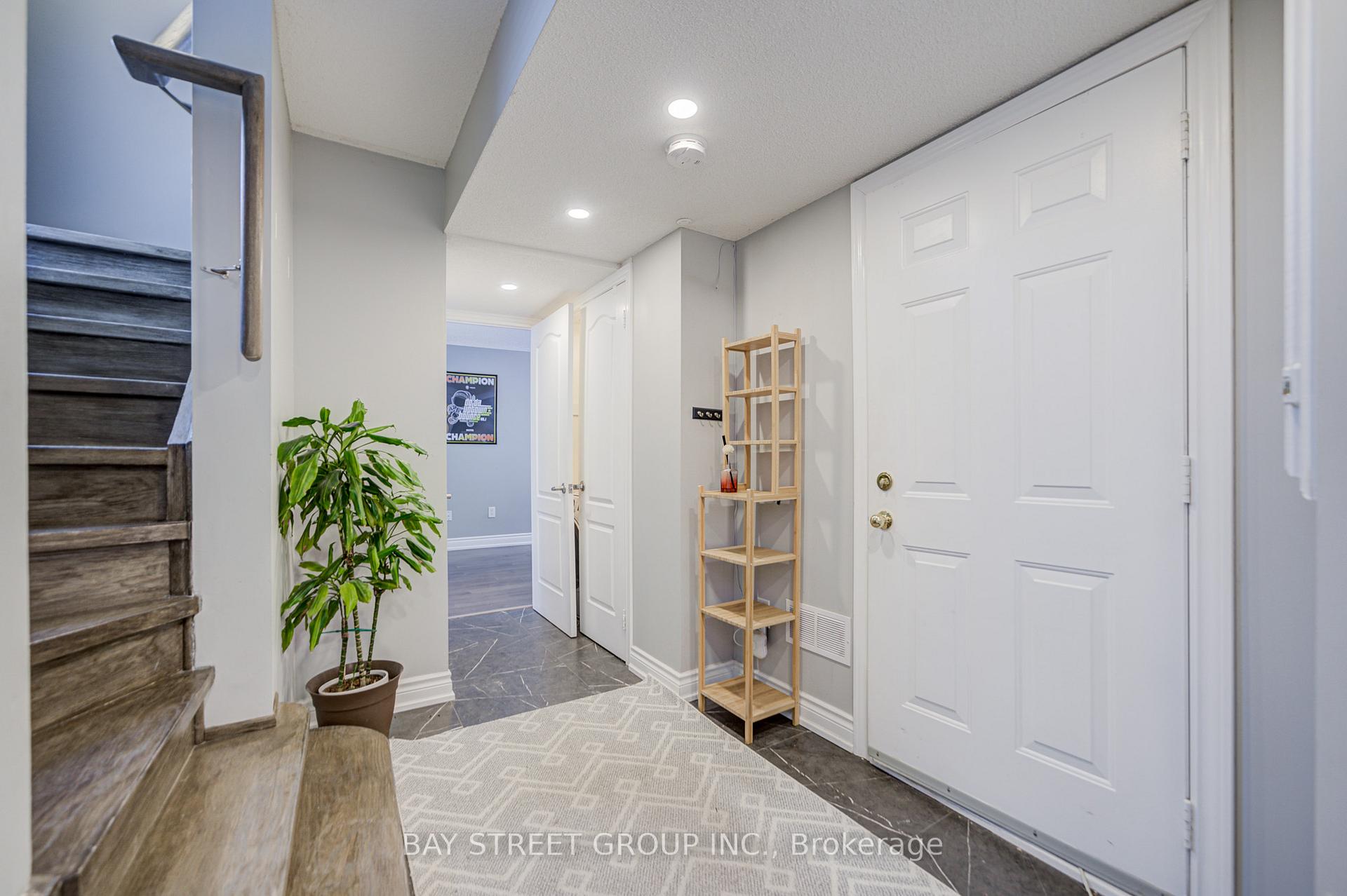 Photo 3 of 52 Leitchcroft Crescent, Markham, Commerce Valley — HOMEH
