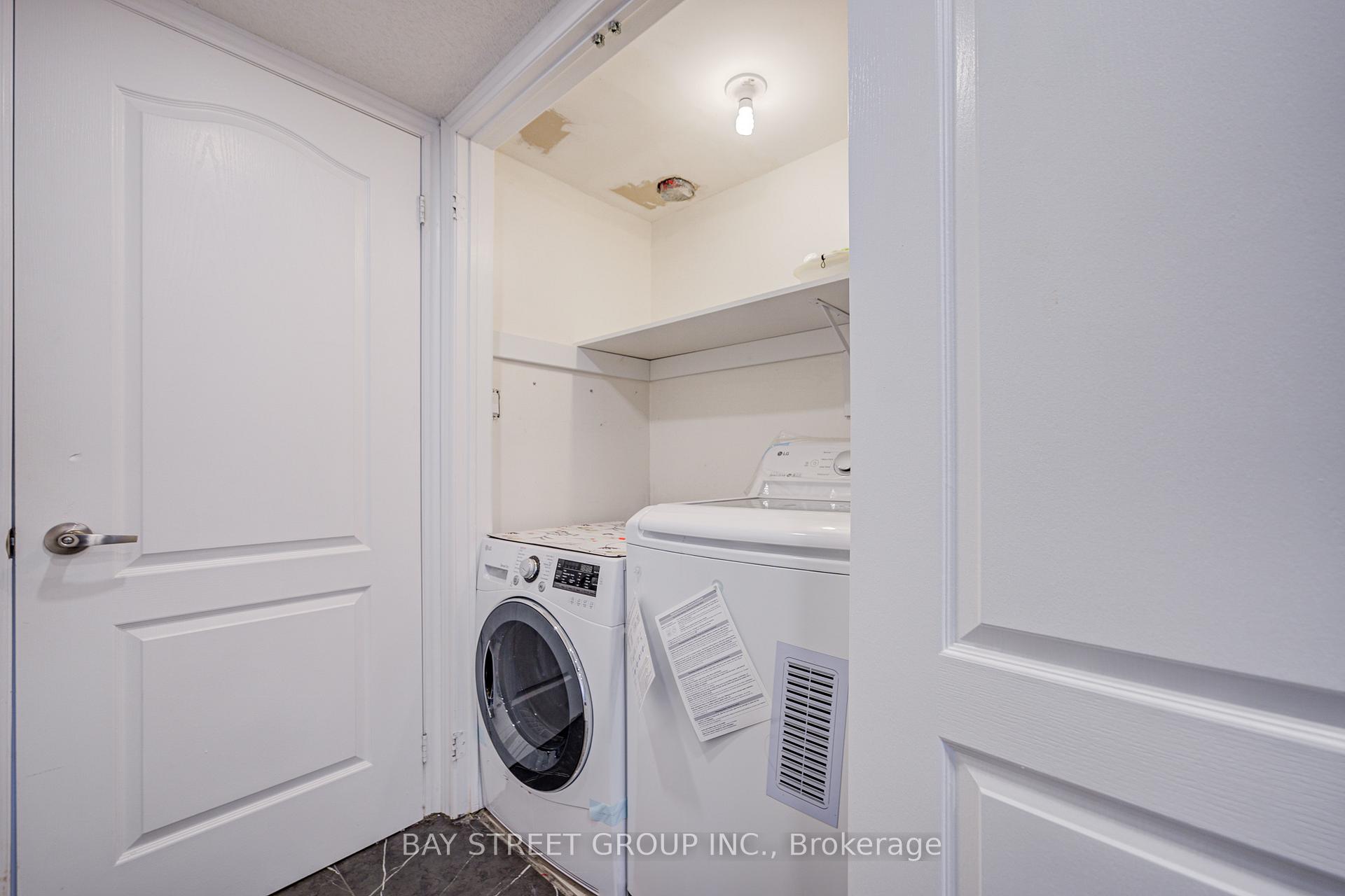 Photo 4 of 52 Leitchcroft Crescent, Markham, Commerce Valley — HOMEH