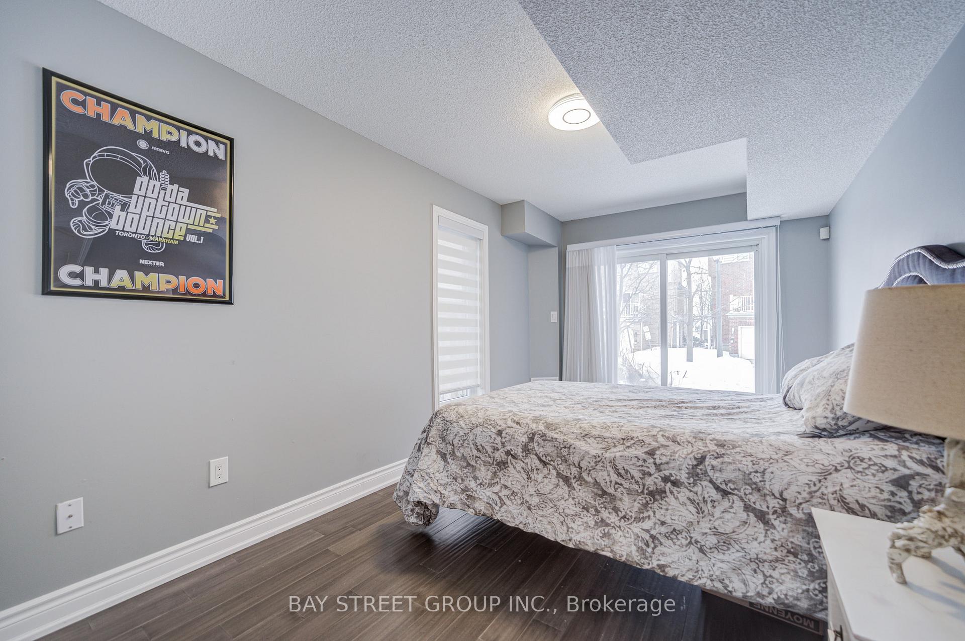 Photo 5 of 52 Leitchcroft Crescent, Markham, Commerce Valley — HOMEH