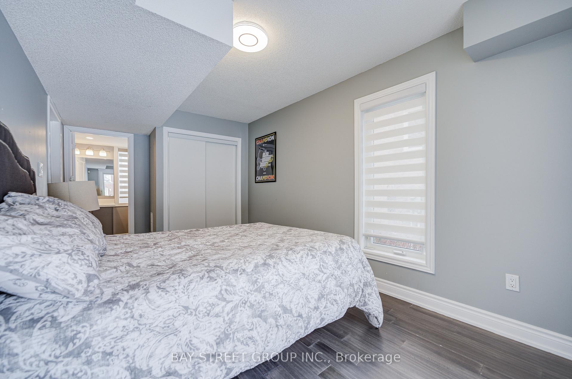 Photo 7 of 52 Leitchcroft Crescent, Markham, Commerce Valley — HOMEH