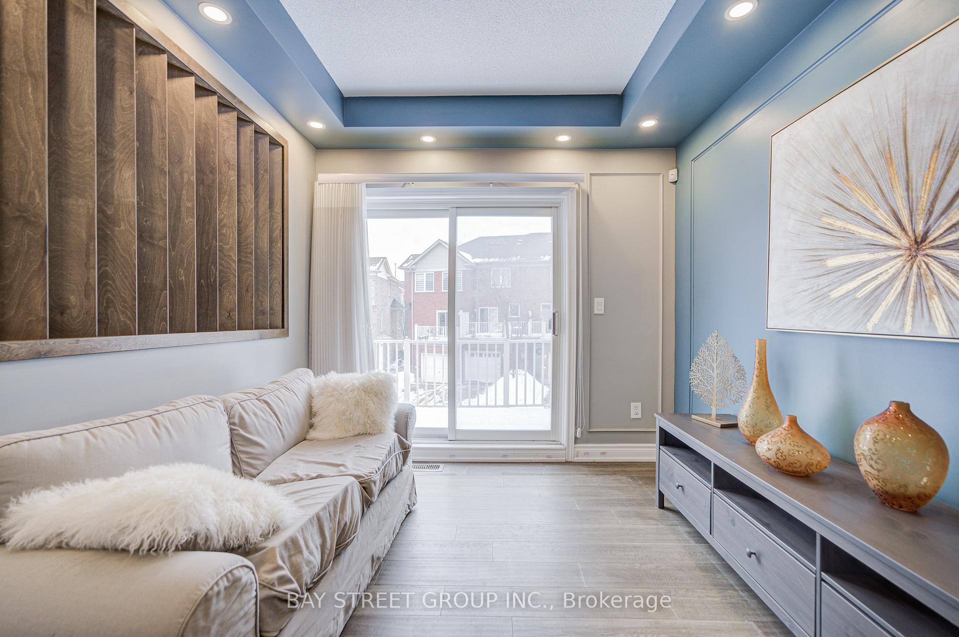 Photo 16 of 52 Leitchcroft Crescent, Markham, Commerce Valley — HOMEH