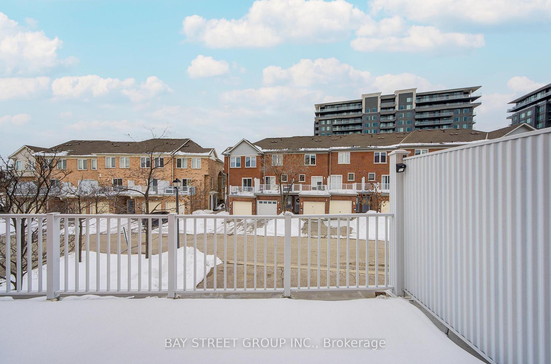 Photo 18 of 52 Leitchcroft Crescent, Markham, Commerce Valley — HOMEH