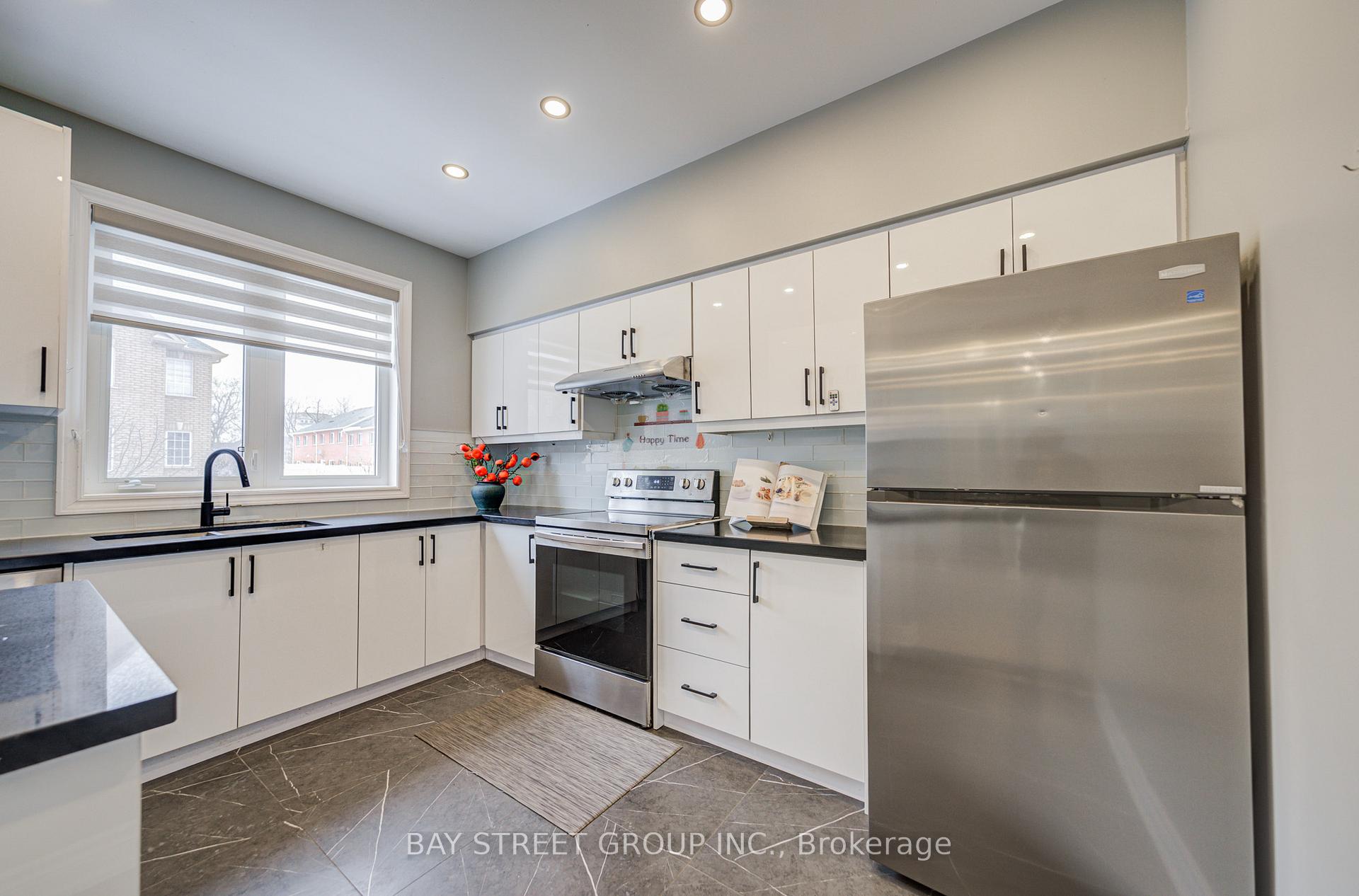 Photo 19 of 52 Leitchcroft Crescent, Markham, Commerce Valley — HOMEH