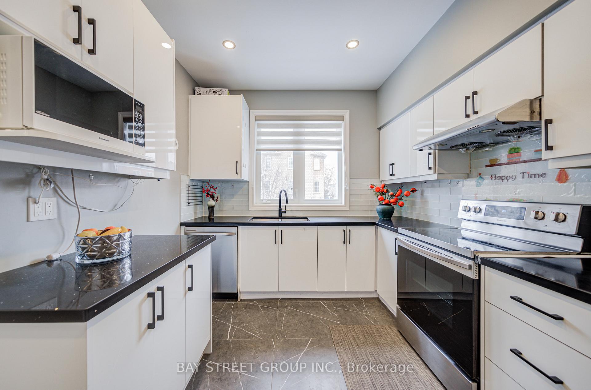 Photo 20 of 52 Leitchcroft Crescent, Markham, Commerce Valley — HOMEH