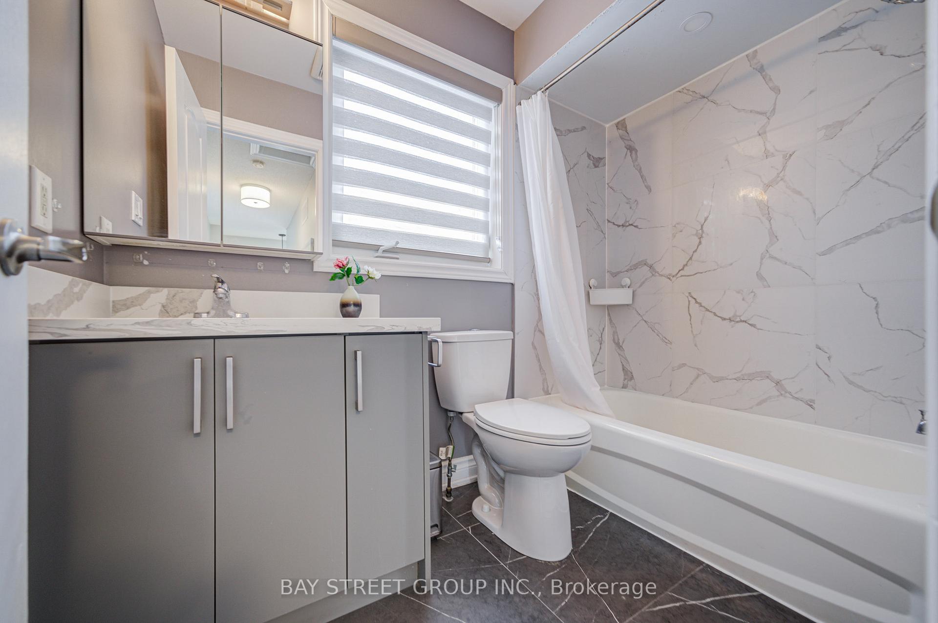 Photo 34 of 52 Leitchcroft Crescent, Markham, Commerce Valley — HOMEH