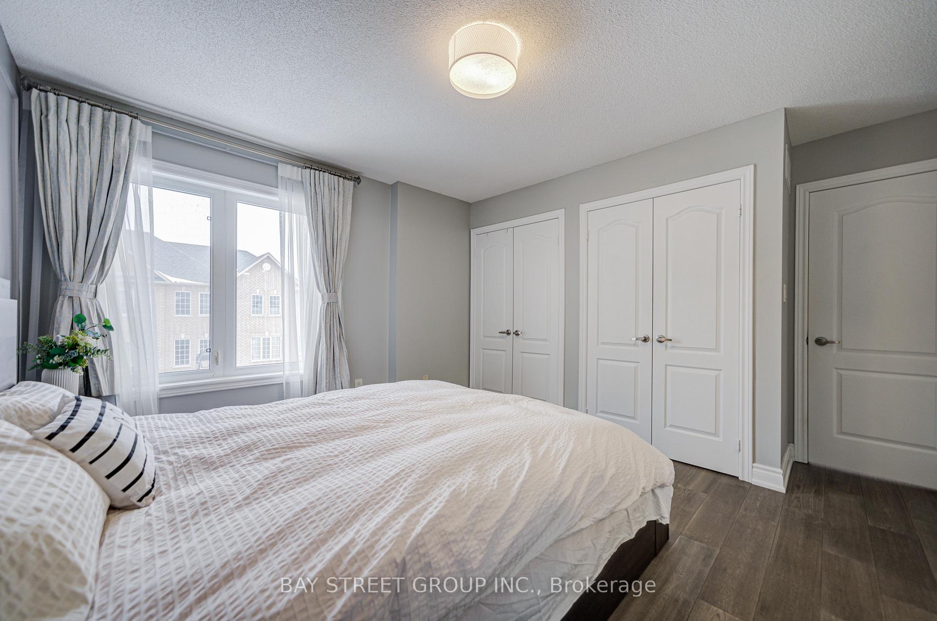 Photo 38 of 52 Leitchcroft Crescent, Markham, Commerce Valley — HOMEH
