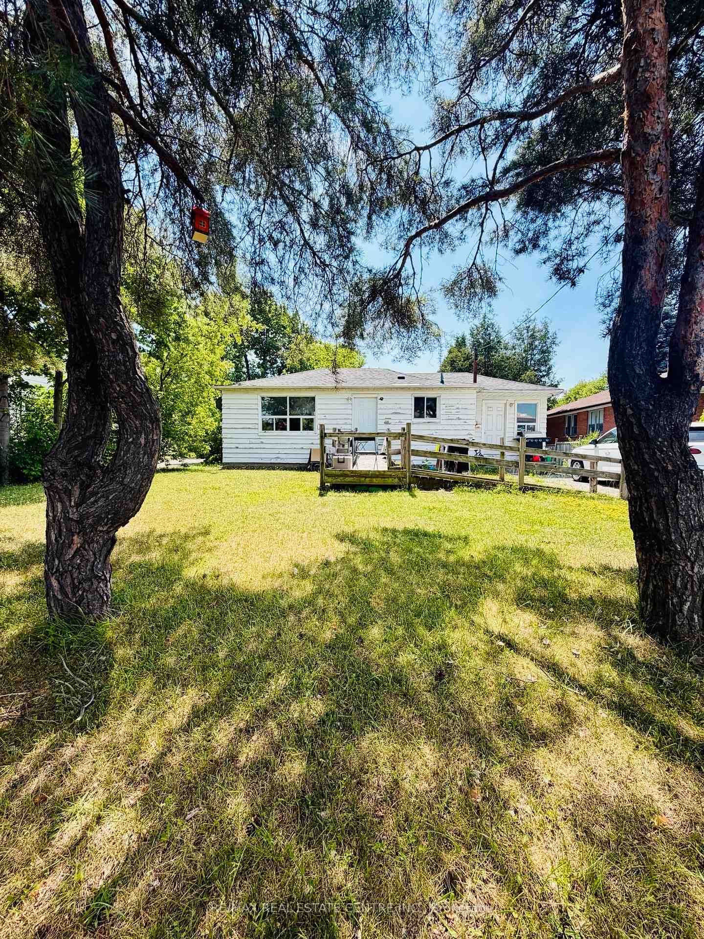 Front of 7118 Goreway Drive
