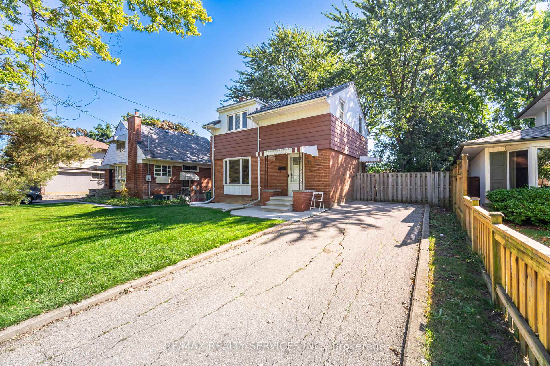 Photo 3 of 85 Eldomar Avenue, Brampton, Brampton East — HOMEH